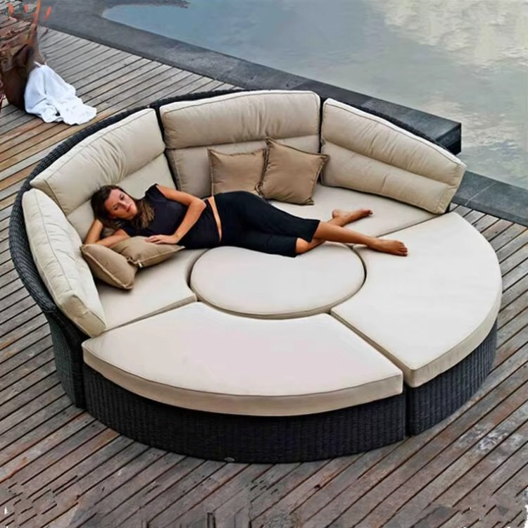 Outdoor Furniture Luxury - Luxueus tuinmeubilair rond rotan daybed, grote